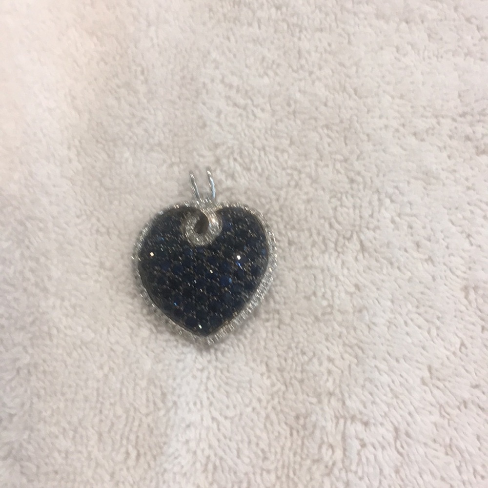 Sapphire and diamond pendant